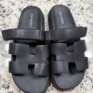 TOP Moda Black Cutout Slide Sandals